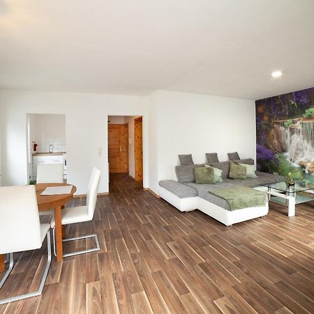 劳达·康宁思霍芬Haus Haas Zimmer&Fewo公寓 外观 照片