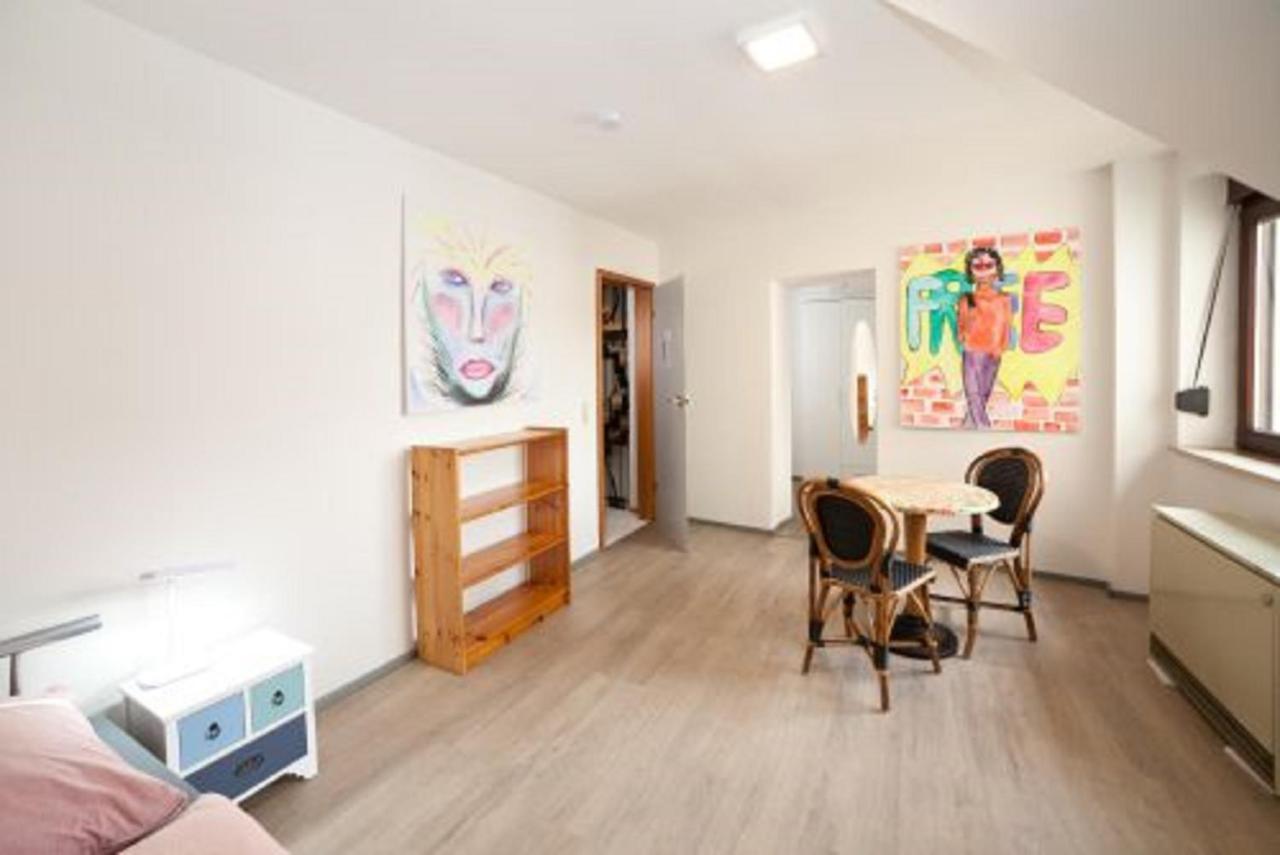 劳达·康宁思霍芬Haus Haas Zimmer&Fewo公寓 外观 照片